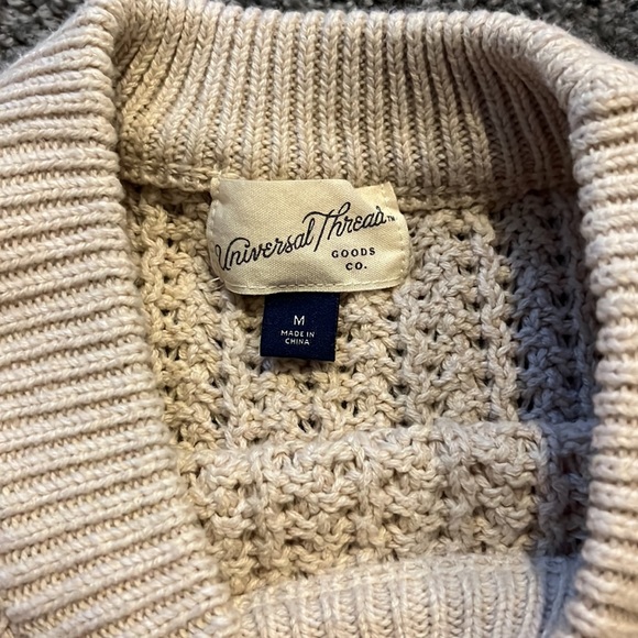 Cropped sweater - Picture 2 of 2